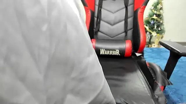 Snapshot of Hotqueensex chatting on 12-20-25, 04:19 Hotqueensex online show from 12-20-25, 04:19