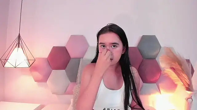 LaraGoldd online show from 11-14-25, 10:40