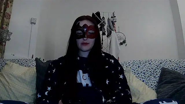 Snapshot of LexiSnowUK chatting on 01-12-26, 09:42 LexiSnowUK online show from 01-12-26, 09:42