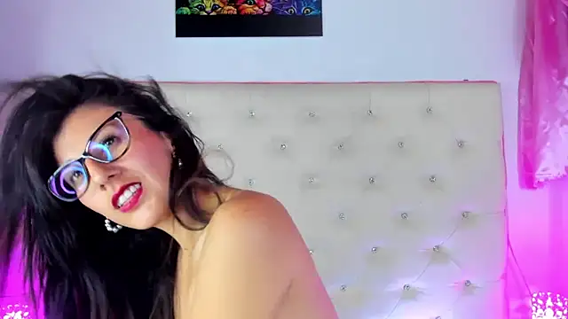  jade white  online show from 02-10-25, 06:35