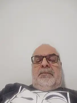 Snapshot of Satiro_Sevilla chatting on 01-06-26, 12:47 Satiro Sevilla online show from 01-06-26, 12:47