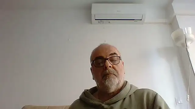 Snapshot of Satiro_Sevilla chatting on 01-10-26, 01:57 Satiro Sevilla online show from 01-10-26, 01:57