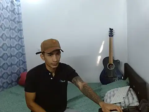 latino hotxxx online show from 11-12-25, 02:17