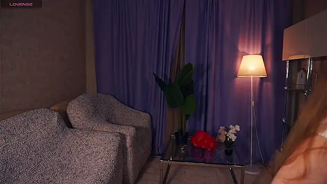 EsmaCarll online show from 01-10-25, 08:15