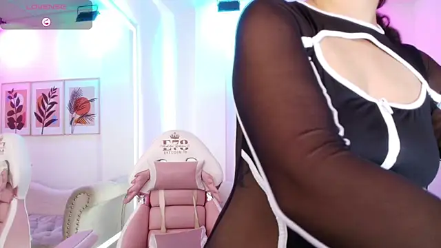 Ema louis  online show from 04-20-26, 07:37