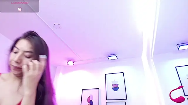 Ema louis  online show from 07-03-26, 07:42