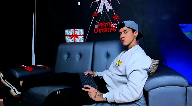 JUSTIN FULLER1 online show from 12-12-24, 02:55