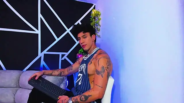 JUSTIN FULLER1 online show from 02-02-25, 08:30