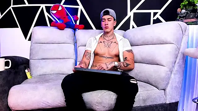 JUSTIN FULLER1 online show from 03-09-25, 12:42