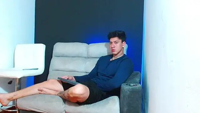 JUSTIN FULLER1 online show from 03-12-26, 07:20