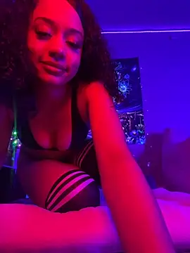 Snapshot of redbonejada chatting on 12-23-25, 12:41 redbonejada online show from 12-23-25, 12:41