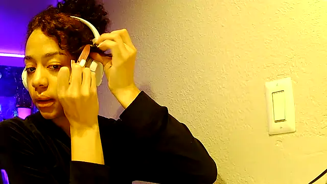 Snapshot of redbonejada chatting on 02-06-26, 04:43 redbonejada online show from 02-06-26, 04:43