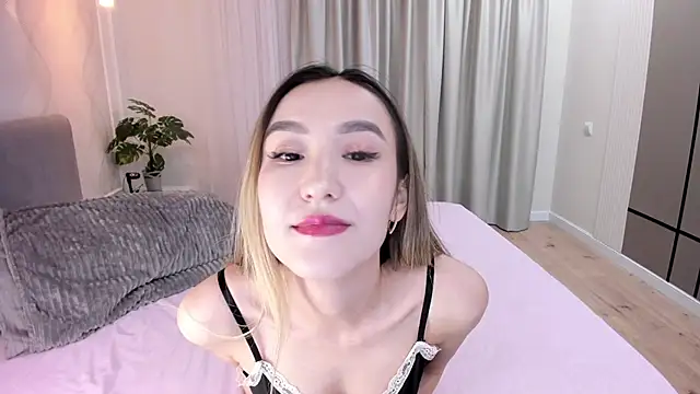 Snapshot of Hensuan chatting on 12-12-24, 04:21 Hensuan online show from 12-12-24, 04:21