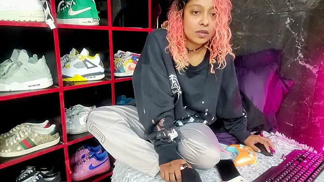 Indianbrownie online show from 05-16-26, 07:38