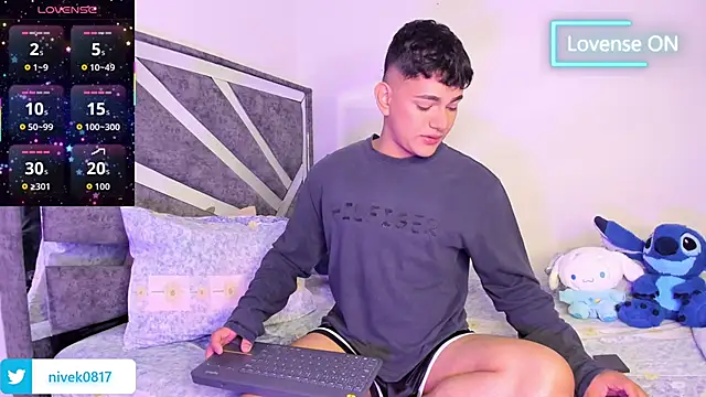 ander deimond  online show from 04-11-26, 01:04