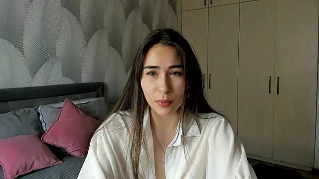 Snapshot of Bambiii_bby chatting on 05-26-26, 05:47 Bambiii bby online show from 05-26-26, 05:47