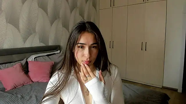 Snapshot of Bambiii_bby chatting on 05-27-26, 03:36 Bambiii bby online show from 05-27-26, 03:36