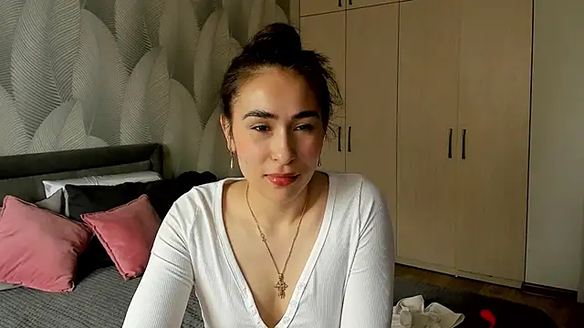 Snapshot of Bambiii_bby chatting on 05-30-26, 05:15 Bambiii bby online show from 05-30-26, 05:15