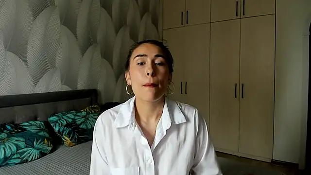 Bambiii bby online show from 07-28-26, 06:42
