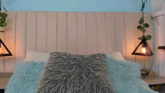 JulianaWaldo online show from 03-06-25, 01:03