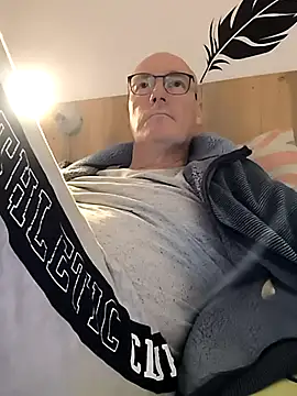 bogland33 online show from 09-15-25, 07:58