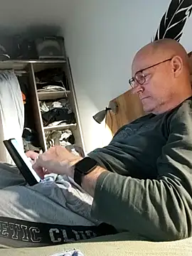 bogland33 online show from 04-06-26, 07:26