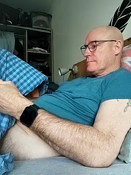 bogland33 online show from 04-19-26, 06:10