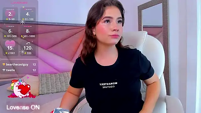 Snapshot of KarenPautt chatting on 12-14-24, 09:02 KarenPautt online show from 12-14-24, 09:02