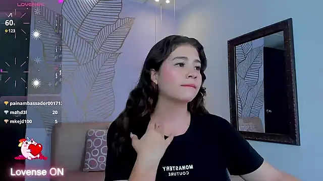 Snapshot of KarenPautt chatting on 01-11-25, 09:15 KarenPautt online show from 01-11-25, 09:15