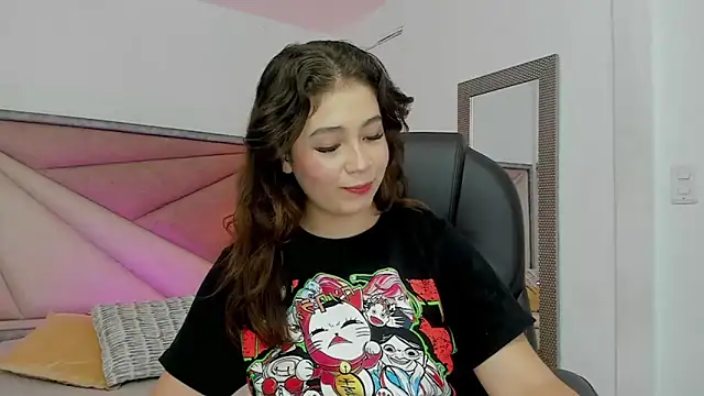 Snapshot of KarenPautt chatting on 02-22-25, 05:35 KarenPautt online show from 02-22-25, 05:35