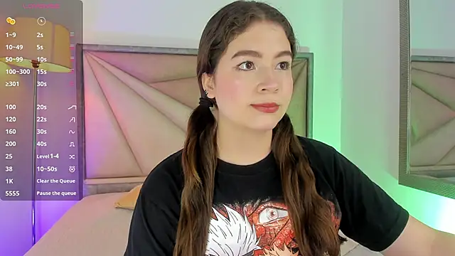 Snapshot of KarenPautt chatting on 10-14-25, 12:11 KarenPautt online show from 10-14-25, 12:11