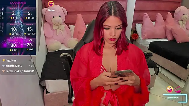 Snapshot of anna__duff chatting on 12-26-24, 06:30 anna duff online show from 12-26-24, 06:30