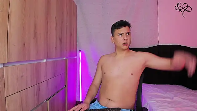 Snapshot of ANDREZALVAREZ chatting on 01-14-26, 11:42 ANDREZALVAREZ online show from 01-14-26, 11:42