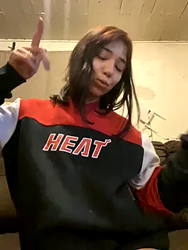 kittyprettybby online show from 10-04-25, 11:25