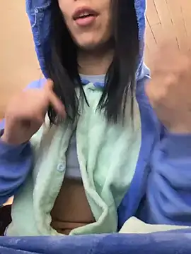 kittyprettybby online show from 04-25-26, 03:09