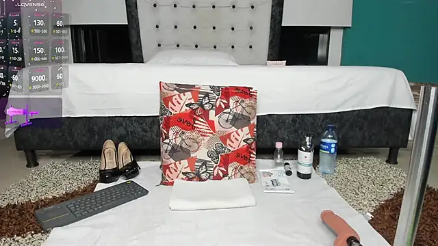 Snapshot of kinky_polar chatting on 12-04-25, 02:43 kinky polar online show from 12-04-25, 02:43