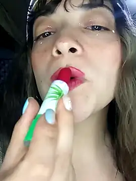 Snapshot of Elvishcassie_ chatting on 12-23-24, 02:45 Elvishcassie online show from 12-23-24, 02:45