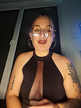 lindsay 33off online show from 10-16-25, 10:44