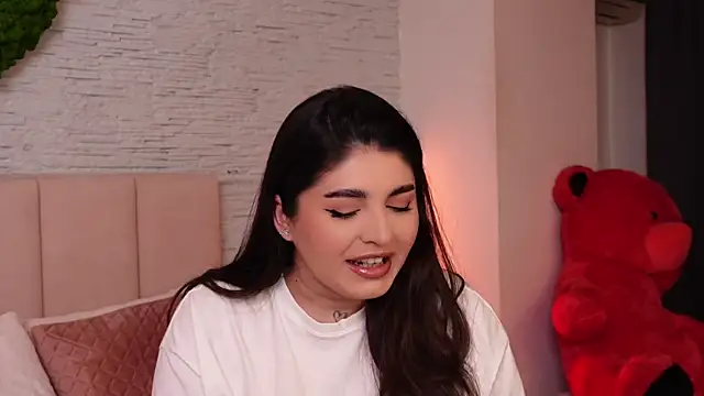 Snapshot of RachelSwaan chatting on 01-02-25, 11:09 RachelSwaan online show from 01-02-25, 11:09
