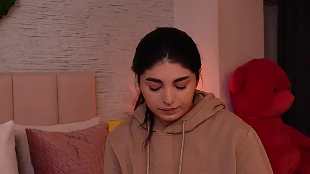 Snapshot of RachelSwaan chatting on 01-18-25, 04:48 RachelSwaan online show from 01-18-25, 04:48