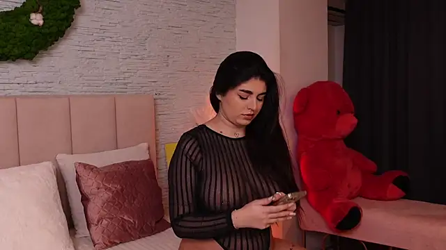 Snapshot of RachelSwaan chatting on 01-21-25, 07:04 RachelSwaan online show from 01-21-25, 07:04