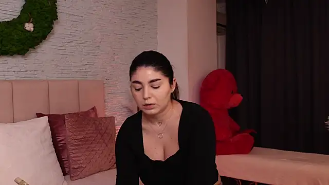 Snapshot of RachelSwaan chatting on 02-24-25, 05:54 RachelSwaan online show from 02-24-25, 05:54