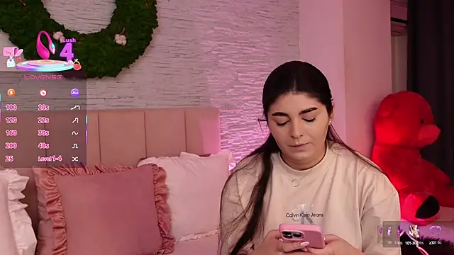 Snapshot of RachelSwaan chatting on 03-19-25, 05:19 RachelSwaan online show from 03-19-25, 05:19