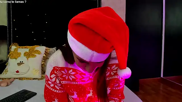 Snapshot of RoxieJackson chatting on 12-14-24, 02:53 RoxieJackson online show from 12-14-24, 02:53