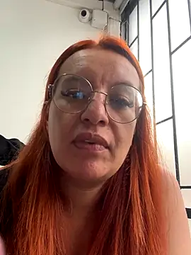 Snapshot of RoxieJackson chatting on 10-18-25, 12:06 RoxieJackson online show from 10-18-25, 12:06