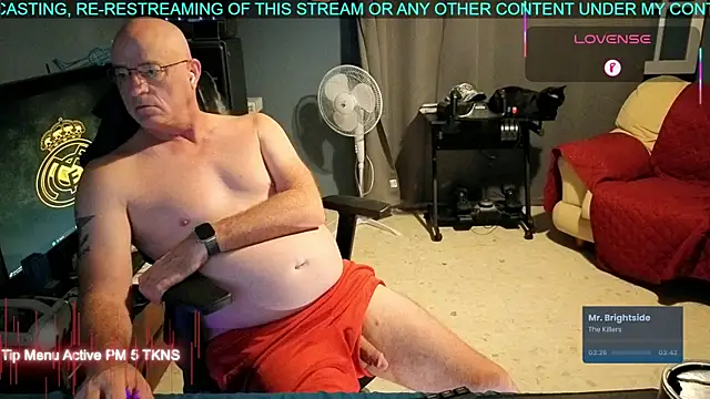 Pilot Dave 69 online show from 09-25-25, 04:27