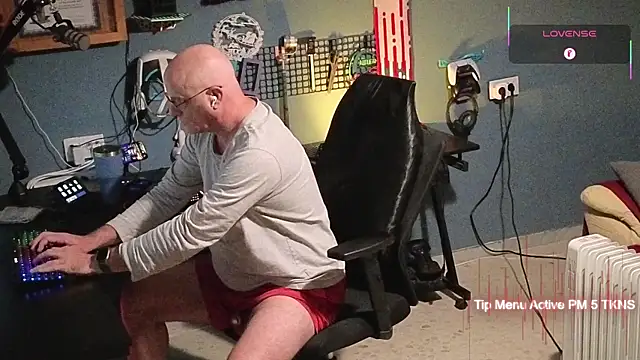 Pilot Dave 69 online show from 12-05-25, 05:38