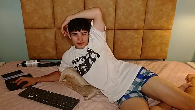 AlejooTwink online show from 03-05-25, 09:15