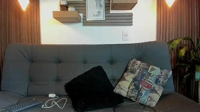 Layla 707 online show from 10-10-25, 10:20