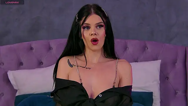 IvyRaven online show from 02-01-25, 06:08